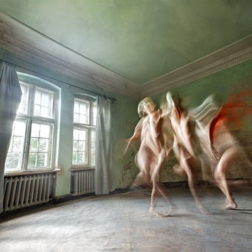 1-Artist-Statement-Les-Demoiselles-okladka